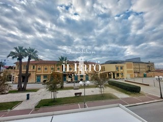 Appartamento in Vendita a Viareggio, 950'000€, 240 m², arredato