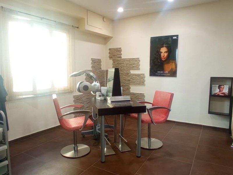 Immobile commerciale in Vendita a Vinci, zona Toiano, 70'000&euro;, 78 m²