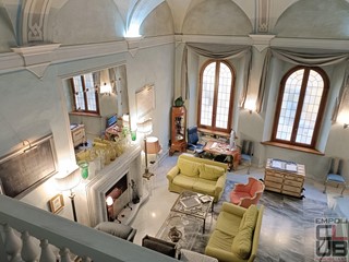 Appartamento in Vendita a Empoli, 700'000&euro;, 360 m², con Box