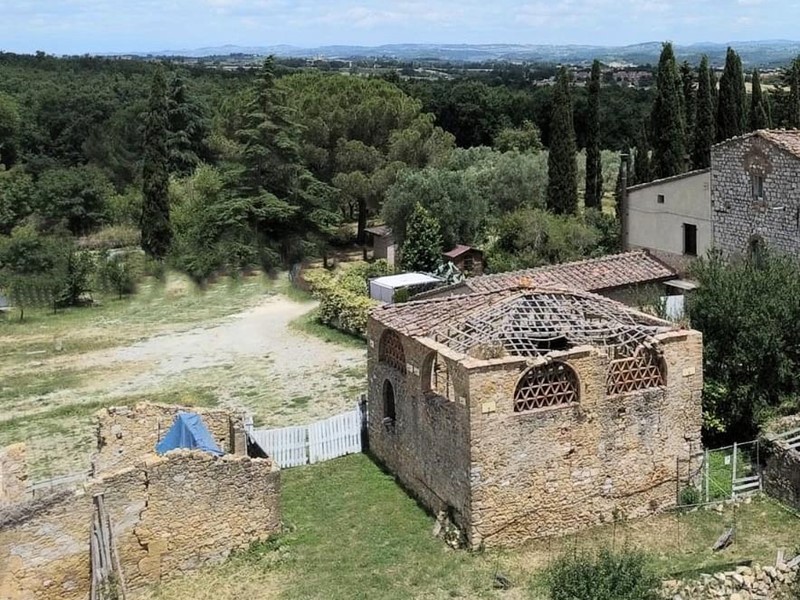 Casa di corte in Vendita a Colle di Val D'Elsa, 150'000&euro;, 140 m²