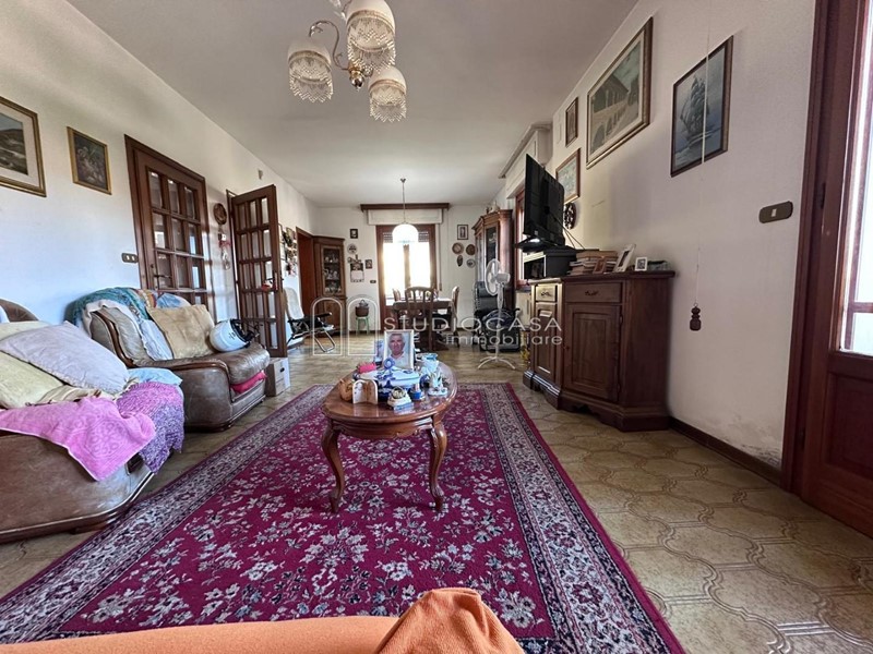 Villa bifamiliare in Vendita a Cascina, zona San Frediano a Settimo, 449'000&euro;, 220 m², con Box