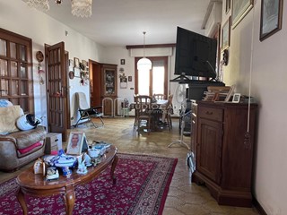 Villa bifamiliare in Vendita a Cascina, zona San Frediano a Settimo, 230'000&euro;, 120 m², con Box