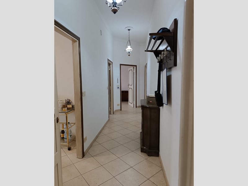 Quadrilocale in Vendita a Massa, 150'000€, 75 m²