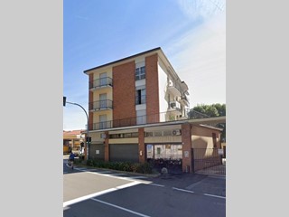 Quadrilocale in Vendita a Cuggiono, 60'750&euro;, 105 m², con Box