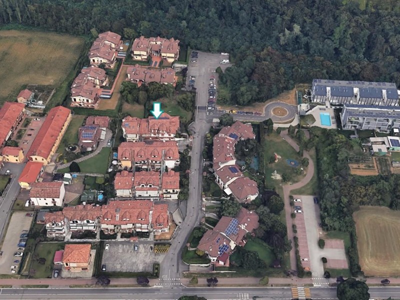 Villa in Vendita a Usmate Velate, 476'850&euro;, 345 m², con Box