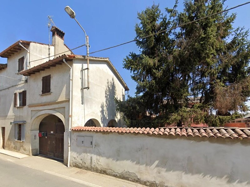 Appartamento in Vendita a Certosa di Pavia, 67'500&euro;, 238 m²