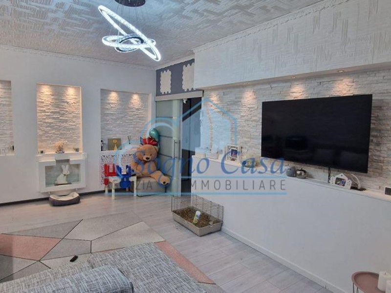 Quadrilocale in Vendita a Ameglia, 190'000€, 100 m²