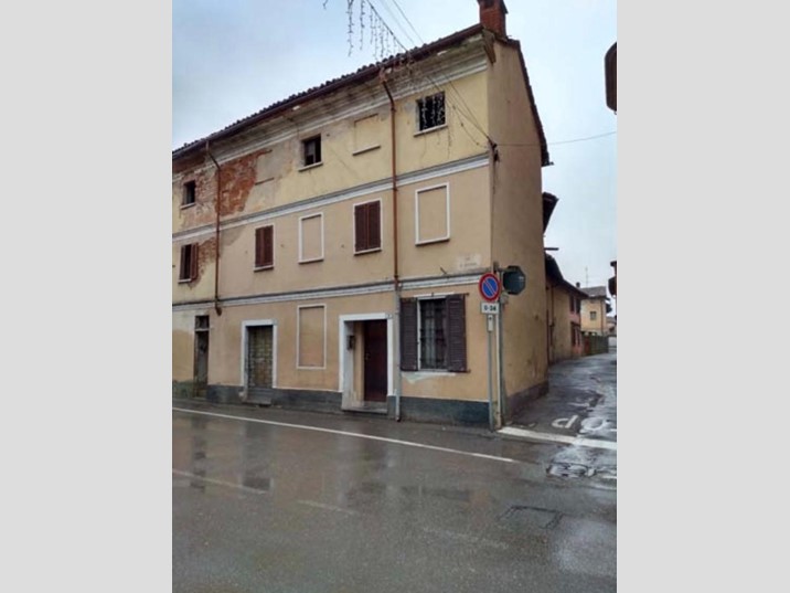 Appartamento in Vendita a Ottobiano, 52'500&euro;, 185 m²