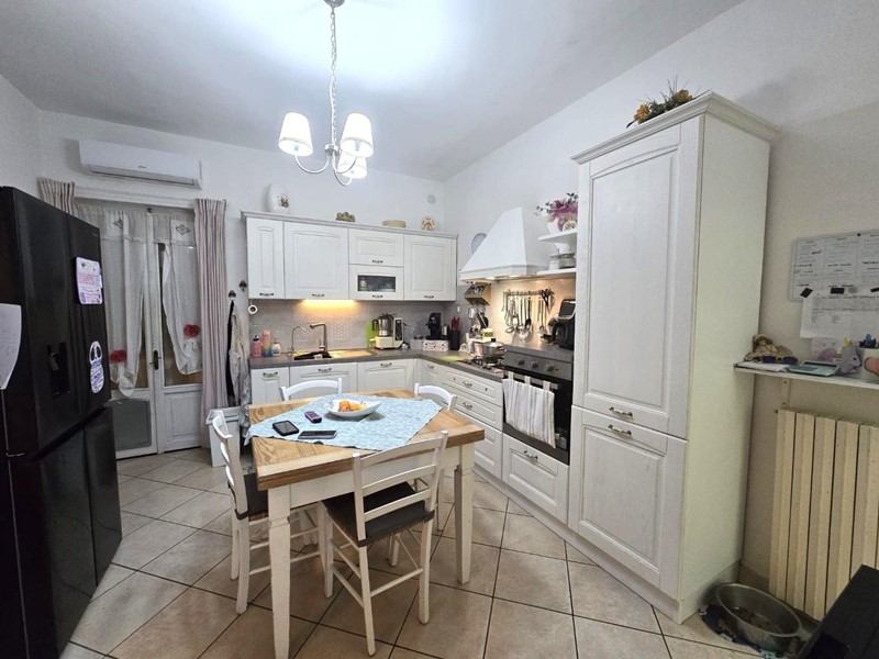 Appartamento in Vendita a Colle di Val D'Elsa, zona Castel San Gimignano, 98'000€, 75 m², arredato, con Box