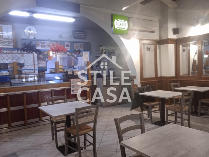 Immobile commerciale in Affitto a Altopascio, 1'100&euro;, 115 m²