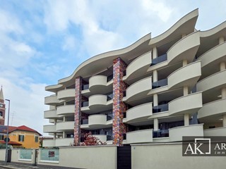 Attico in Vendita a Novara, 450'000&euro;, 121 m²