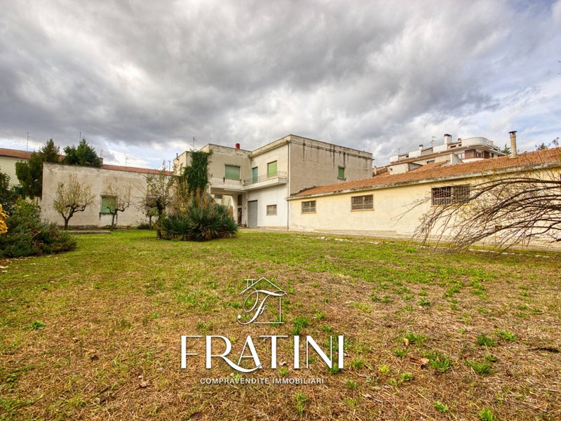 Casa Indipendente in Vendita a Sant'Egidio alla Vibrata, 390'000&euro;, 230 m²