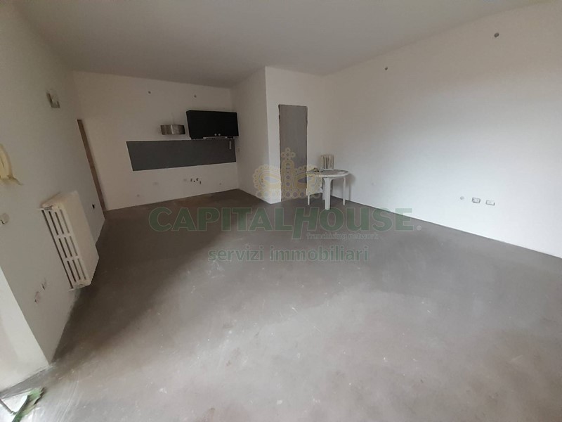 Trilocale in Affitto a Caserta, 400€, 70 m²