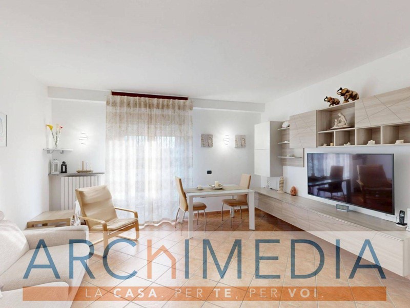 Trilocale in Vendita a Malnate, 129'500&euro;, 86 m²