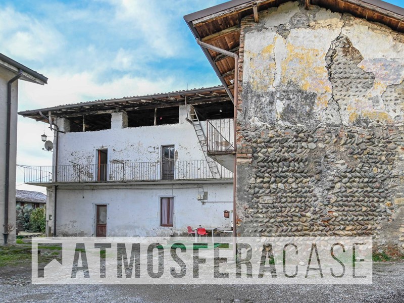 Casa Indipendente in Vendita a Scanzorosciate, 139'000€, 250 m²