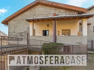Casa Indipendente in Vendita a Strozza, 109'000€, 205 m²