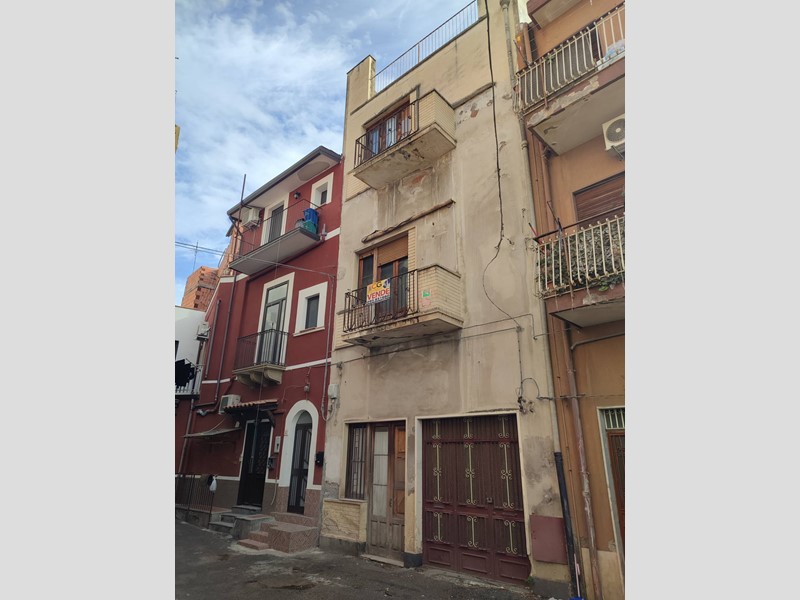 Casa Indipendente in Vendita a Paternò, 40'000€, 160 m²