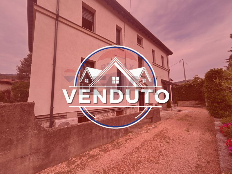 Quadrilocale in Vendita a Porto Ceresio, 310'000&euro;, 87 m²