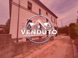 Quadrilocale in Vendita a Porto Ceresio, 310'000&euro;, 87 m²