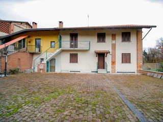 Casa Semi Indipendente in Vendita a Foglizzo, 319'000&euro;, 298 m²