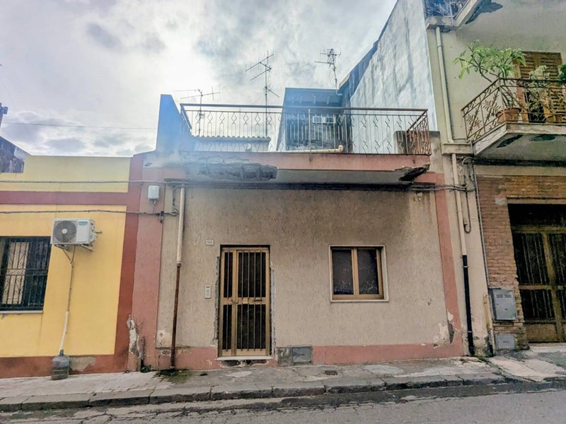 Casa Indipendente in Vendita a Calatabiano, 42'000&euro;, 130 m²