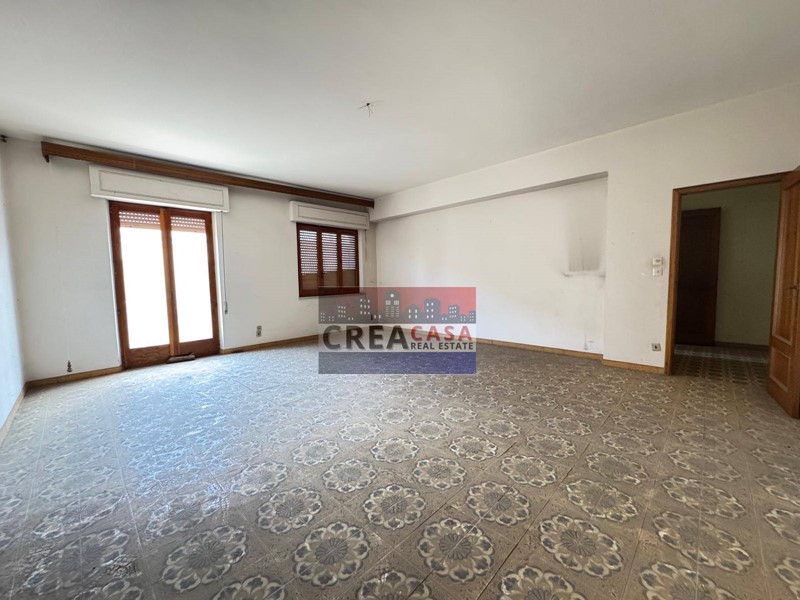Appartamento in Vendita a Fiumefreddo di Sicilia, 89'000€, 166 m²