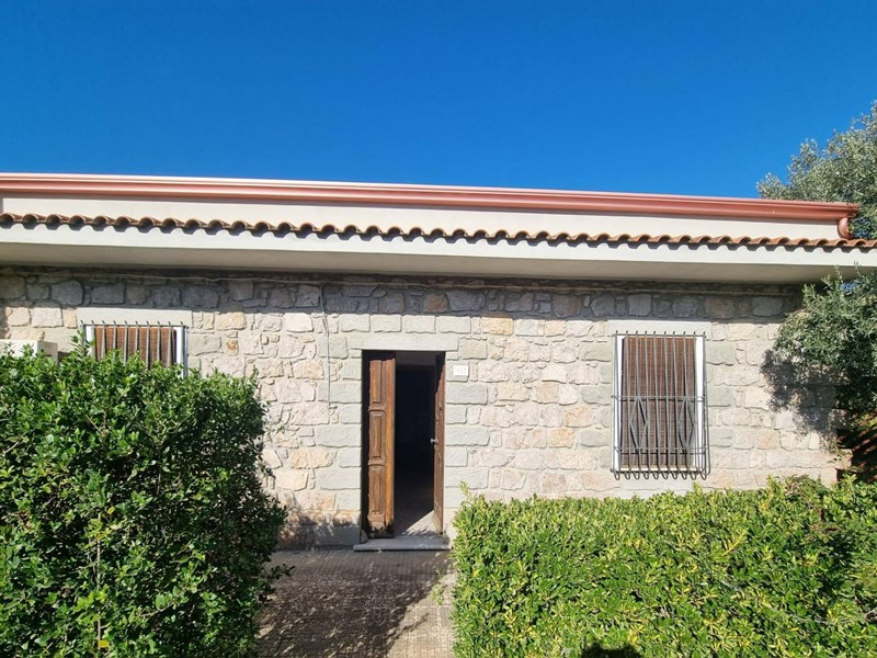 Casa Indipendente in Vendita a Nuxis, 79'000€, 80 m²