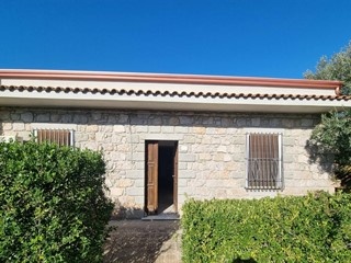 Casa Indipendente in Vendita a Nuxis, 79'000€, 80 m²