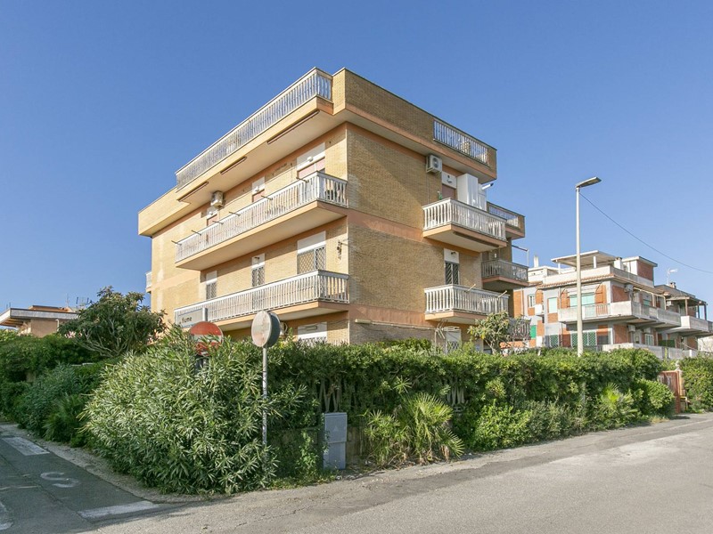Trilocale in Vendita a Pomezia, 122'000€, 65 m²