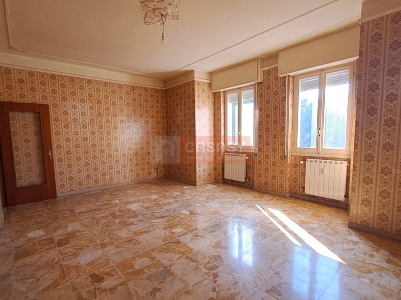 Appartamento in Vendita a Albenga, 218'000€, 136 m²