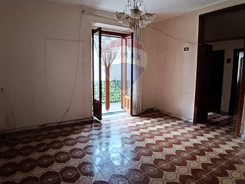 Trilocale in Vendita a Adrano, 40'000€, 90 m²