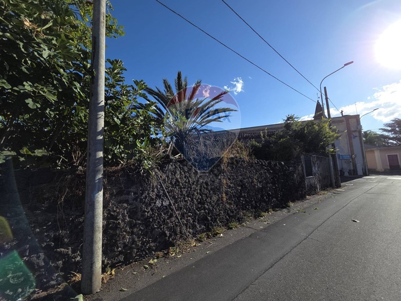 Rustico in Vendita a San Pietro Clarenza, 60'000€, 110 m²