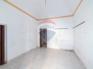 Quadrilocale in Vendita a Catania, 45'000€, 77 m²