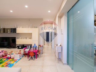 Casa Semi Indipendente in Vendita a Acireale, 249'000&euro;, 188 m²