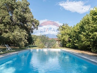 Casa Indipendente in Vendita a Roccastrada, 850'000&euro;, 500 m²