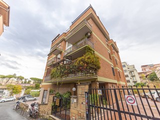 Quadrilocale in Vendita a Roma, 299'000€, 116 m²