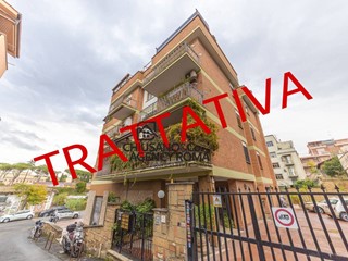 Quadrilocale in Vendita a Roma, 299'000&euro;, 116 m²