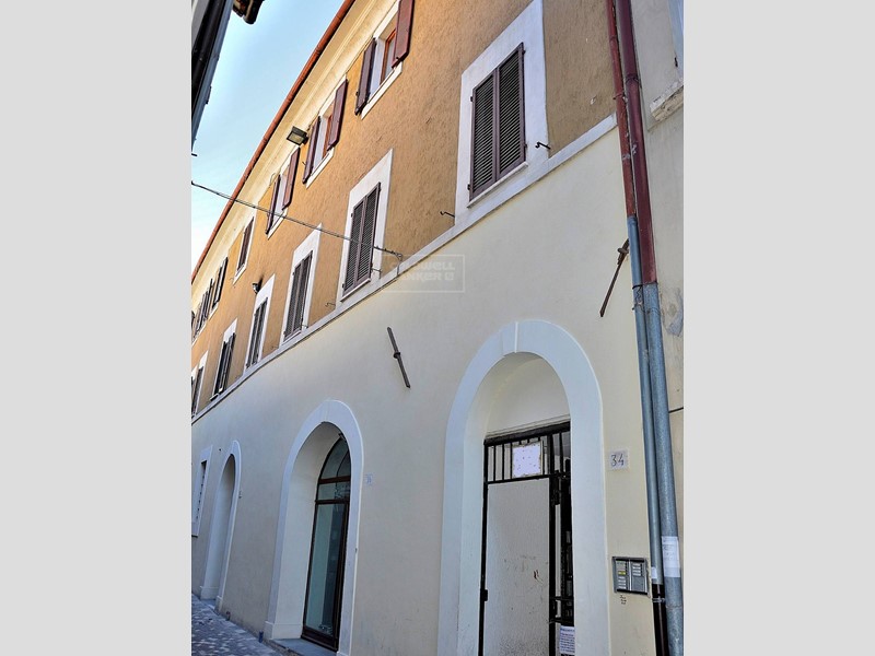Appartamento in Vendita a Foligno, 68'000€, 110 m²