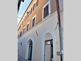 Appartamento in Vendita a Foligno, 68'000€, 110 m²