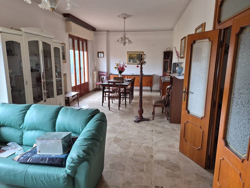 Appartamento in Vendita a San Benedetto del Tronto, 235'000&euro;, 158 m²
