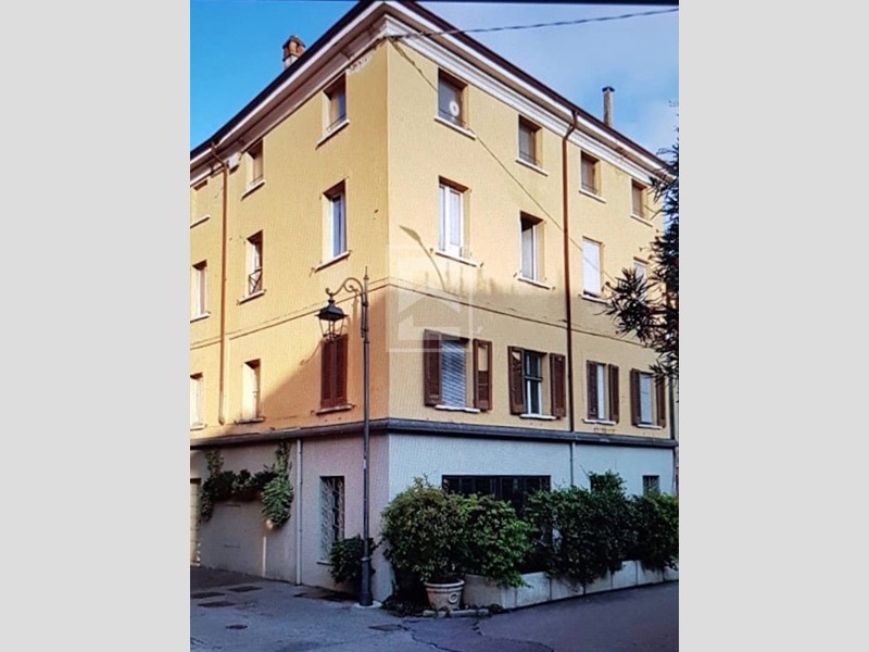 Villa in Vendita a Desenzano del Garda, 700 m²