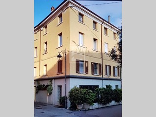 Villa in Vendita a Desenzano del Garda, 700 m²