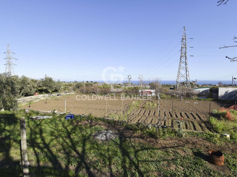 Casa Indipendente in Vendita a Santa Venerina, 155'000€, 196 m²