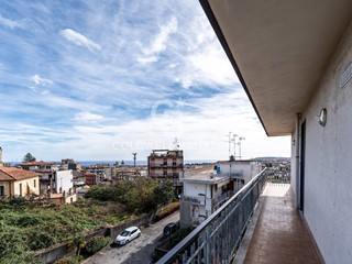 Appartamento in Vendita a Aci Catena, 93'000€, 115 m²