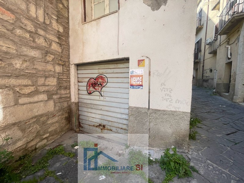 Box in Vendita a Benevento, 43'000€, 35 m²