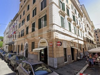 Negozio in Vendita a Roma, 340'000€, 220 m²
