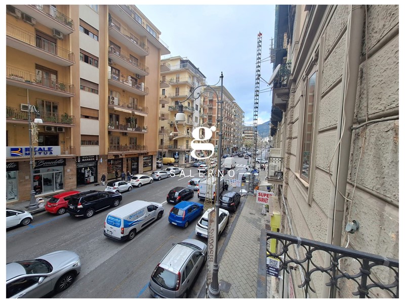 Appartamento in Vendita a Salerno, 420'000€, 106 m²
