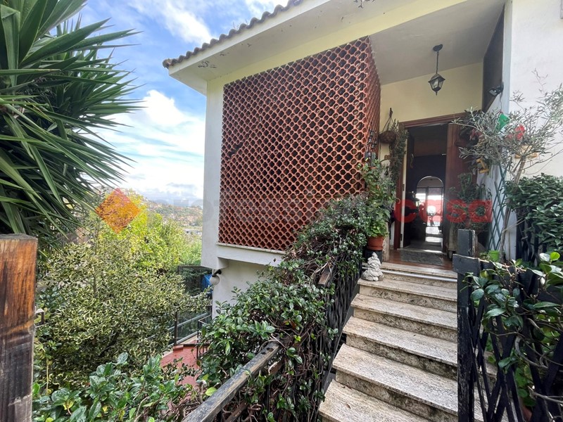 Villetta a schiera in Vendita a Minturno, 159'000&euro;, 150 m²