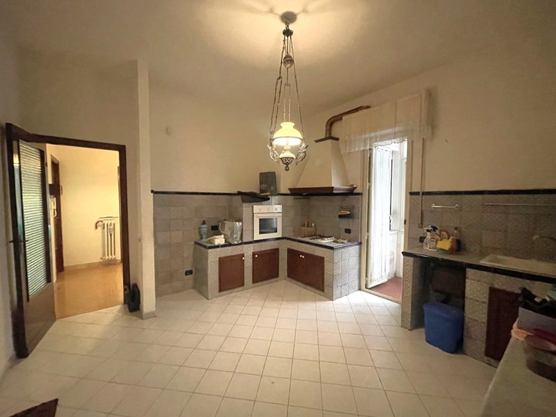 Appartamento in Vendita a Palermo, 285'000€, 145 m²