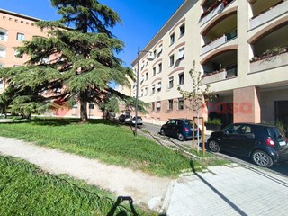 Appartamento in Affitto a Latina, 1'400€, 180 m², arredato